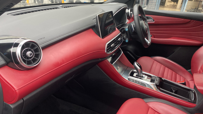 MG HS 1.5 T-GDI Trophy 5dr DCT Petrol Hatchback